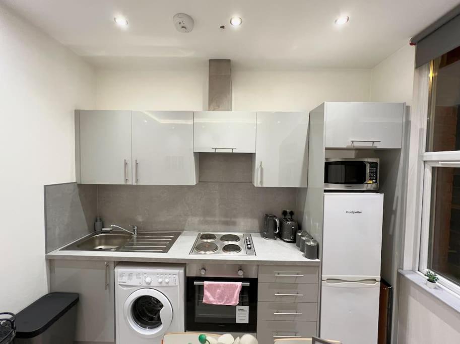 Apartamento Warm 1-bedroom *